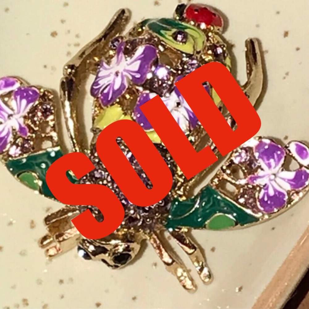 💥SOLD💥Joan Rivers PURPLE  floral bumblebee pin